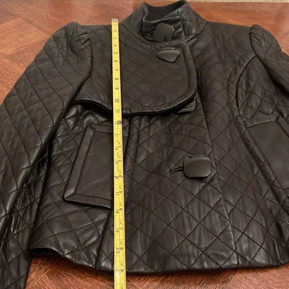 Peter Nygard Quilted Black Leather Jacket Cropped Fitted Size 6 - Picture 11 of 15